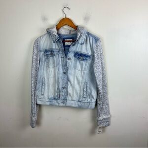 Mudd‎ Juniors Jean Jacket Hoodie Light Wash Faux Pockets Button Up Large NWT